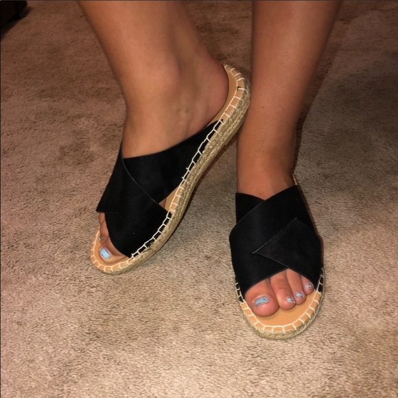 Last Pair🔥🔥New! Black X Band Sandals - Picture 7 of 7